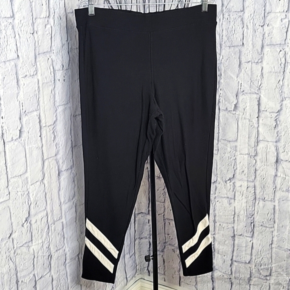 TORRID Black and‎ White Plus Size Leggings Size 2X - Picture 1 of 7